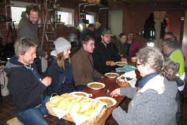 Umwelttag 2018 Stärkung im Spritzenhaus
